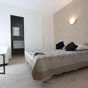 Alizea 2* Avignon