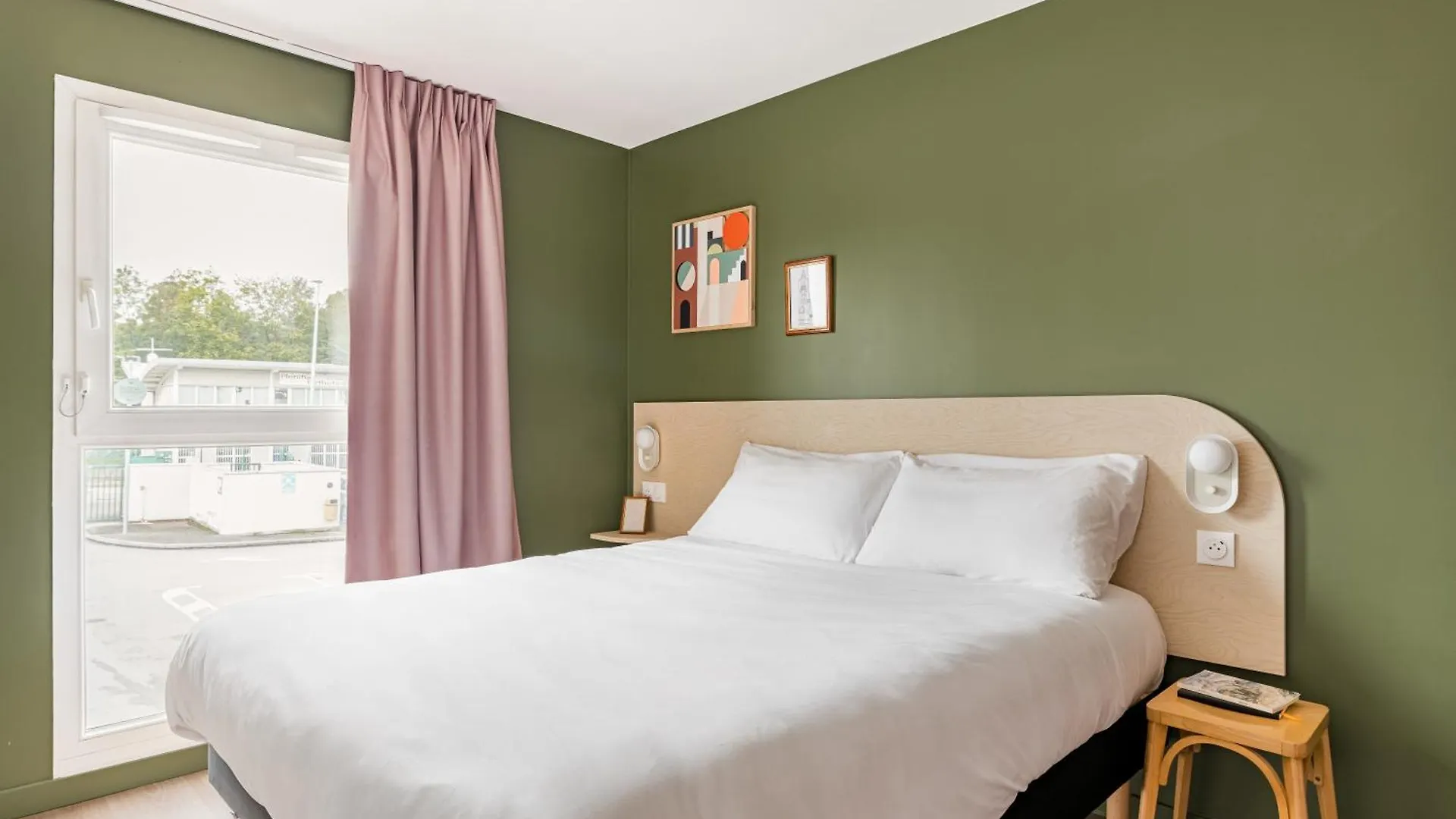 **  Greet Hotel Prevessin Geneve Aeroport Francie